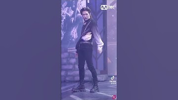 Felix passed out on stage but he didn’t pass out for real it was a performance