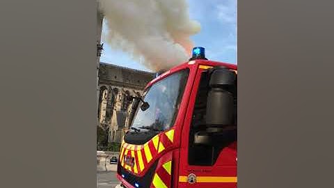 Incendie à la cathédrale notre dame de Paris