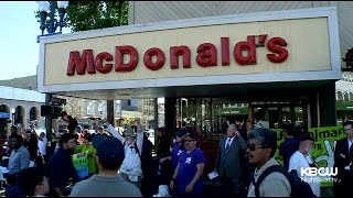 Protesters Take Over Berkeley Intersection In Effort For Higher Minimum Wage