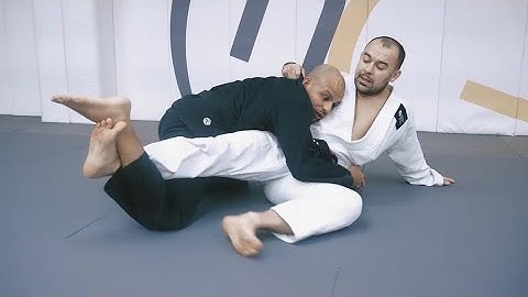 Marcelo Garcia: Hooks & Sit Up Escape vs Side Control