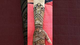 Clint ke hatho me itna paseena #bridalmehndi #hennaart #sachinmegandi