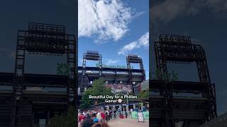 🌧️ Rain delay, Sanchez Sliders &amp; a PHILLIES WIN! ⚾️ What’s your favorite ballpark food?👇#philly