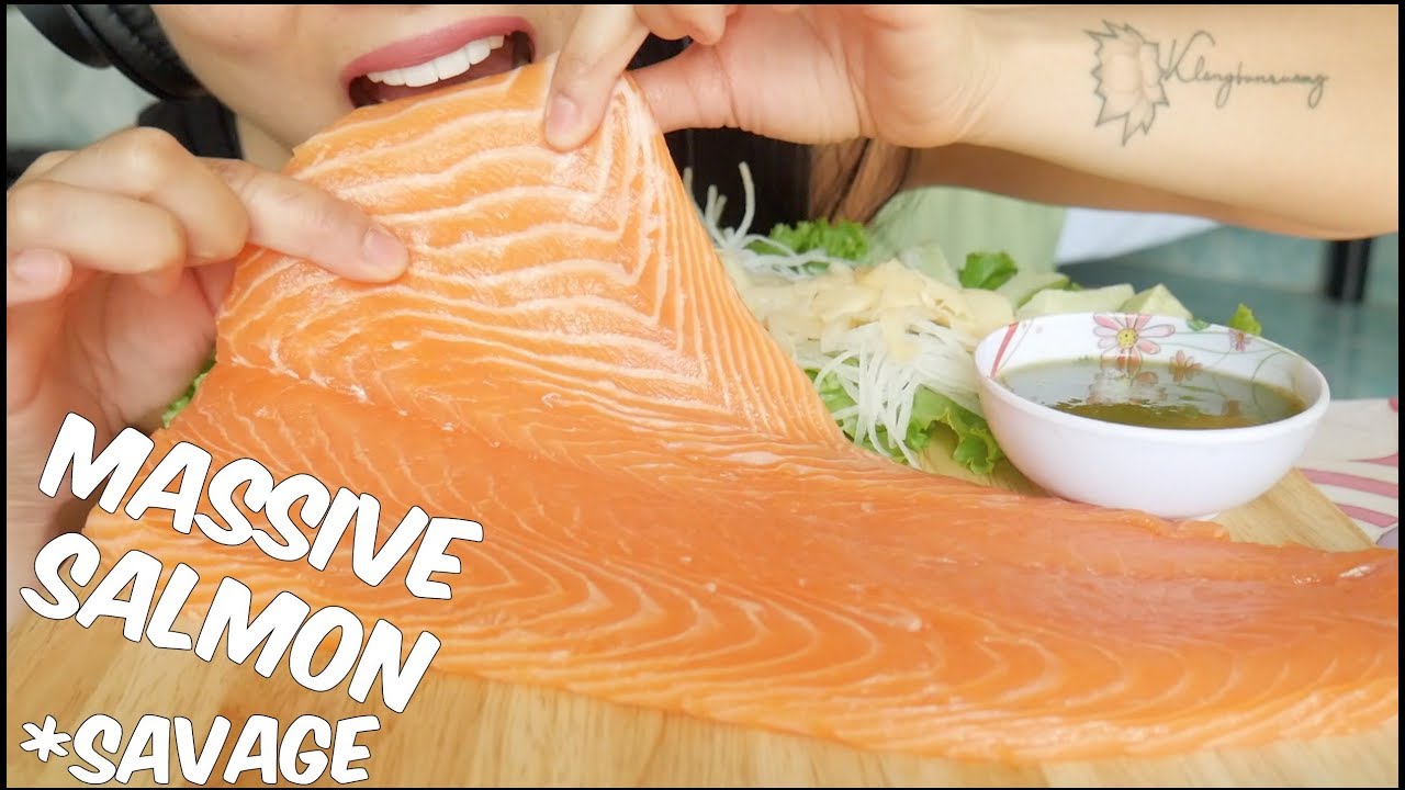 ASMR WHOLE MASSIVE SALMON SLICE (EXTREME SAVAGE EATING SOUNDS) NO TALKING | SAS-ASMR chewing gum silence