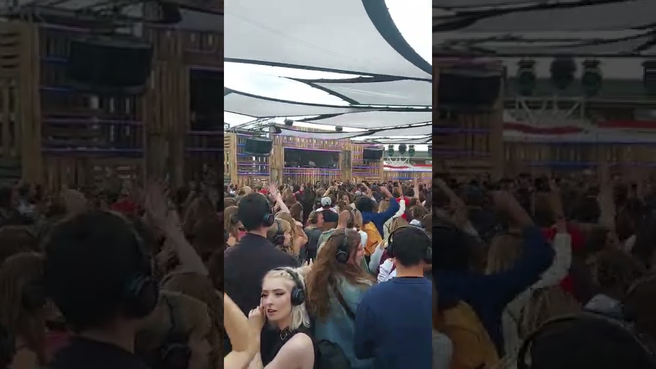 Silent disco at Solidays 2022