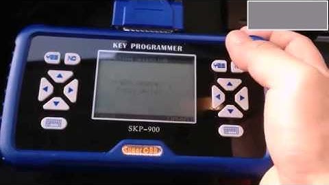 Program a FORD FOCUS remote key by using SKP 900 key programmer