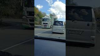 Дорога Верхний Ларс-Казбеги. На Крестовом перевале. Скорость 40-50 км/ч (Georgia. Cross Pass)