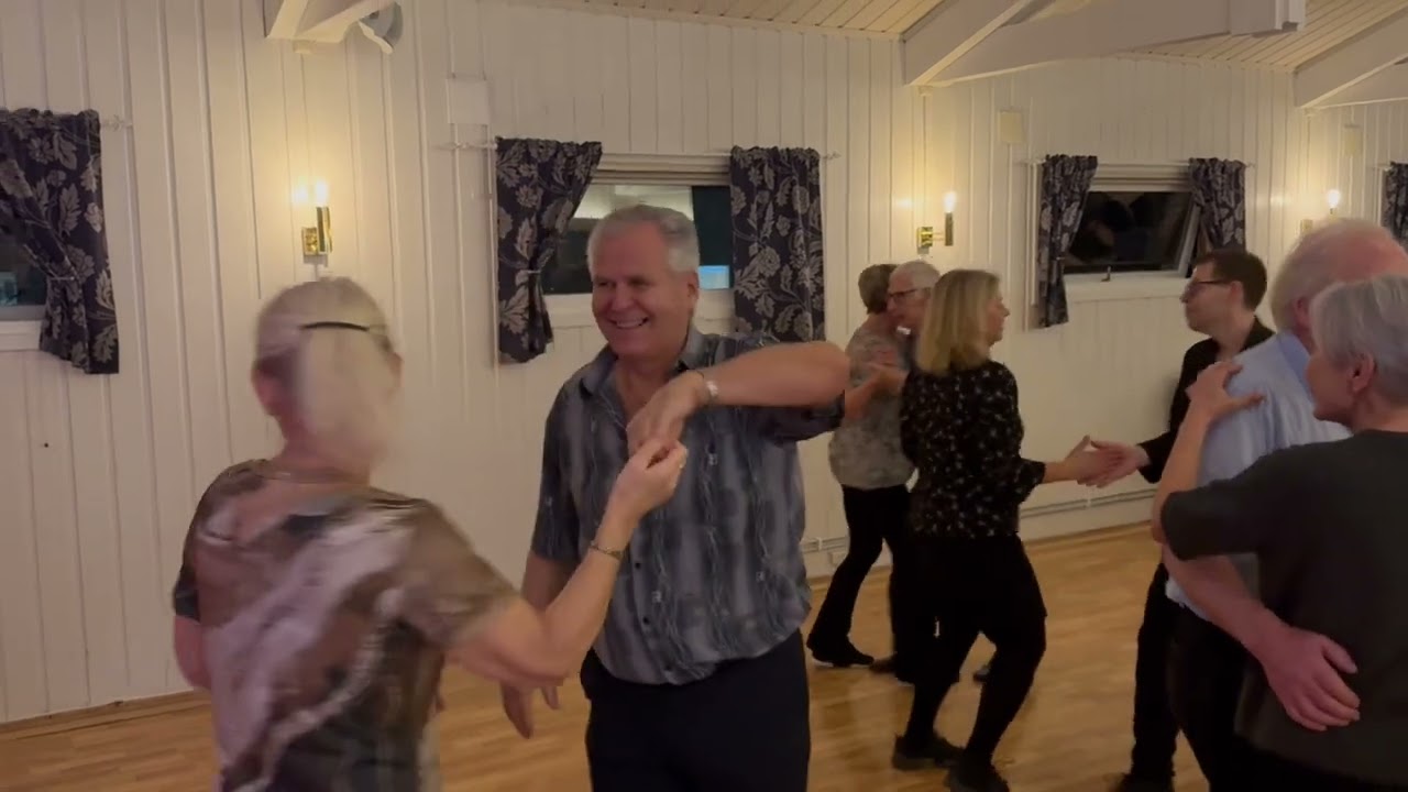 Du ringde från Flen med Sunniva på Lykkebo Jessheimdansen 28.2 Dansnytt Egil Riiser 