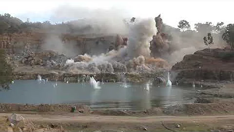 New Footage Shows Dangerous Blasting Incident at Australian Quarry
