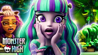 Why Twyla is Afraid of Change? 😱 | Monster High