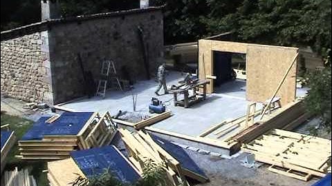 Time lapse of a timber frame erection in Spain Part 2