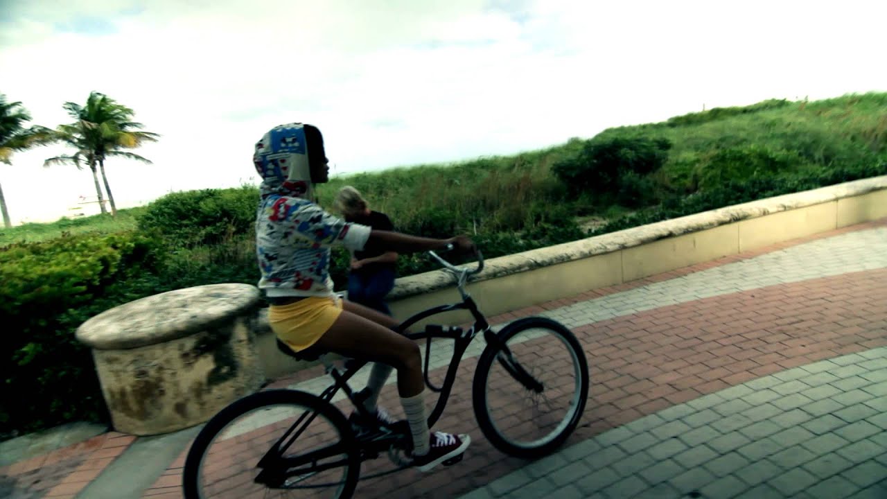 YOU A LIFE - Toya [OFFICIAL VIDEO] October 2011