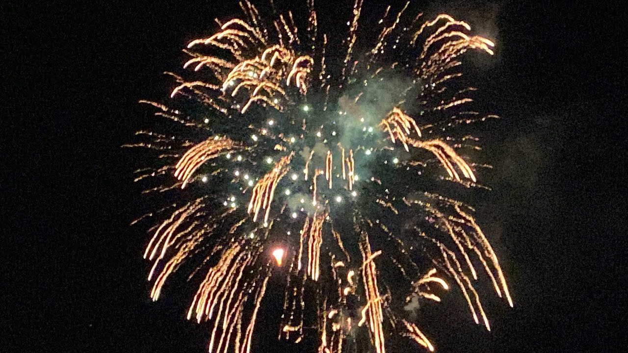 Spectacular FIREWORKS Show. Big Bear Lake, CA Memorial Day Weekend special celebration. 5/28/2023.