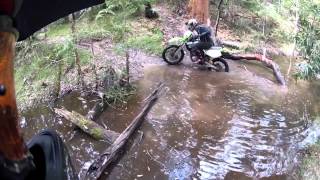 Download lagu Newcastle Trail Riding creek crossing Suzuki DRZ 400 kawasaki klx 250 Newcastle Trail Riding creek crossing Suzuki DRZ 400 kawasaki klx 250