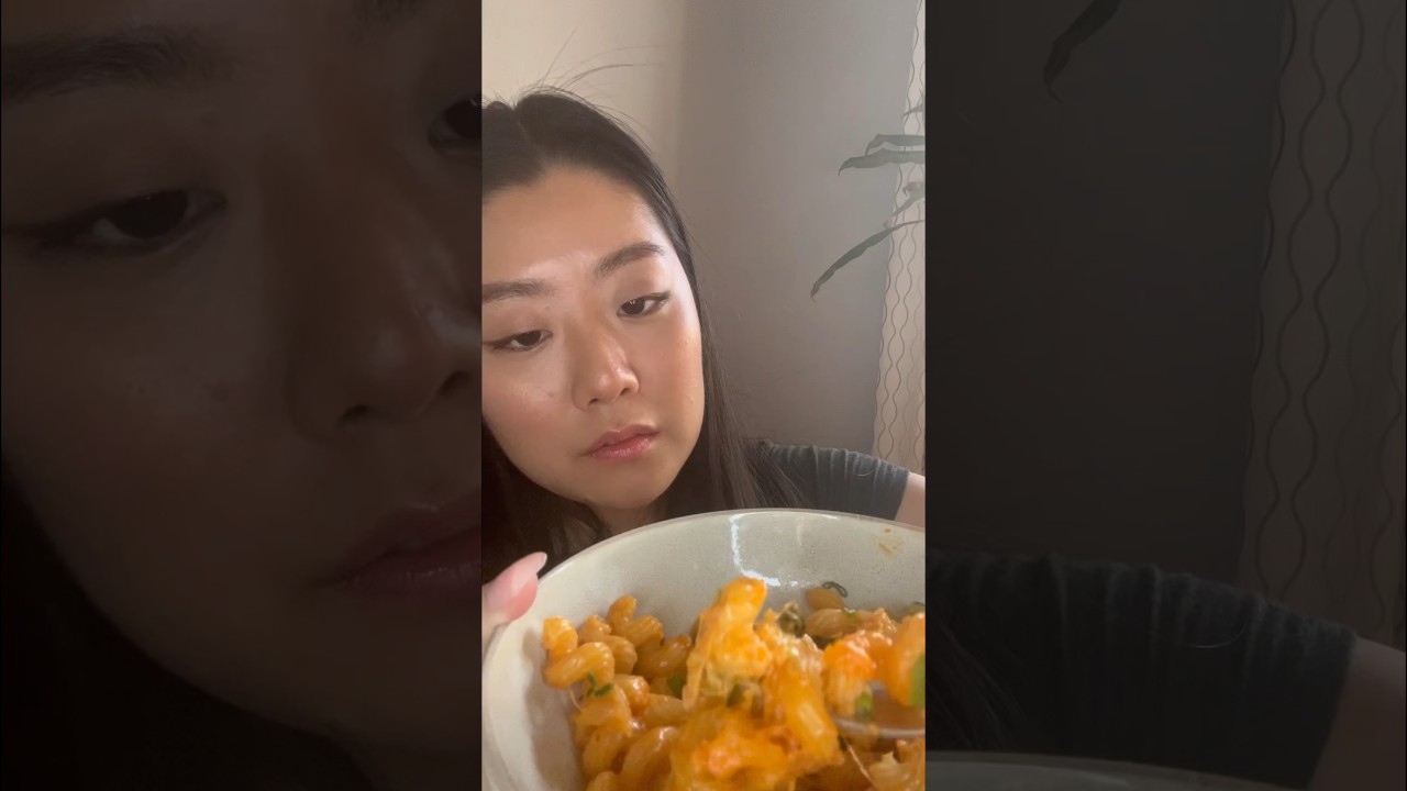 Mac & cheese with a tangy kick - Kimchi Mac & Cheese ✨