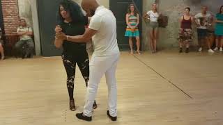 Nili & Cathy (Mi Zjilea) - Vou Ser Teu (Loony Johnson ft Landrick)