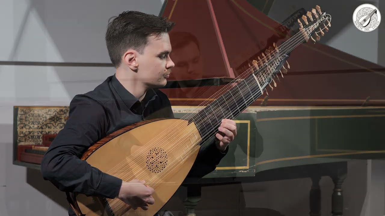 Silvius Leopold Weiss - Fantasie c-minor - YouTube