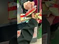 買う前に氷取ろうとしたら空いて閉まって買った後にもっかい何事もないように店員に氷を取ってもらおうとしたら店員の反応が面白かったんですよ笑 #面白い