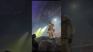 SUIT N TIE GUY RIDES THE PARASAIL TRAVIS SCOTT SHOW #circusmaximus #concerts