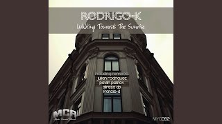 Download Lagu Walking Towards the Sunrise (Julian Rodriguez Remix) MP3