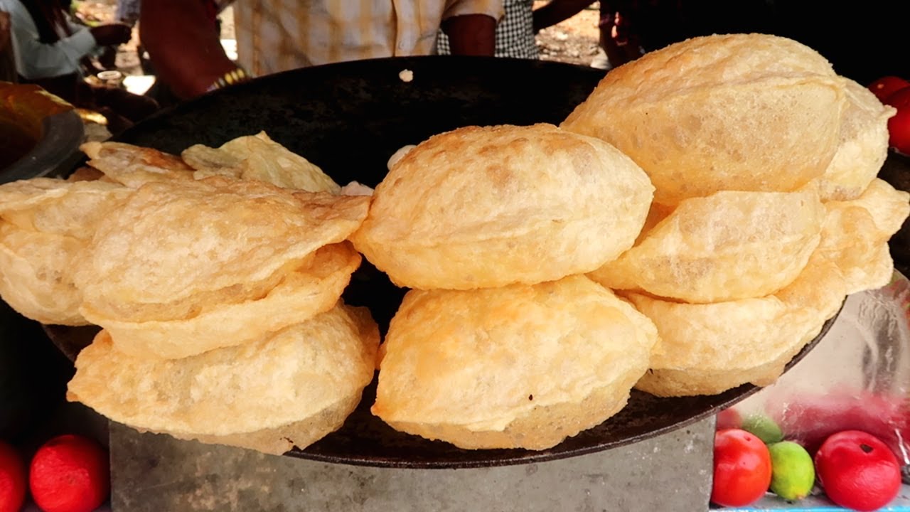 Chole Bhature at Victoria Memorial | Kolkata Street Food | Street Vendors | Indian Street Food 2020 | Street Food Zone