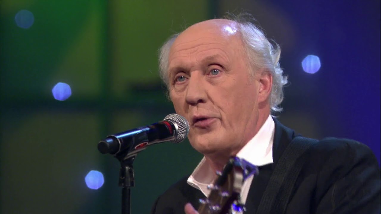 Herman van Veen met In onze straat | De Beste Liedjes van... - YouTube