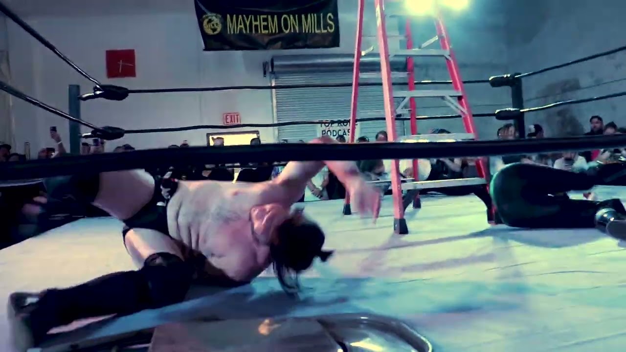 Kilynn King vs Wolfe Taylor Ladder Match [Mayhem on Mills 2/23/20]