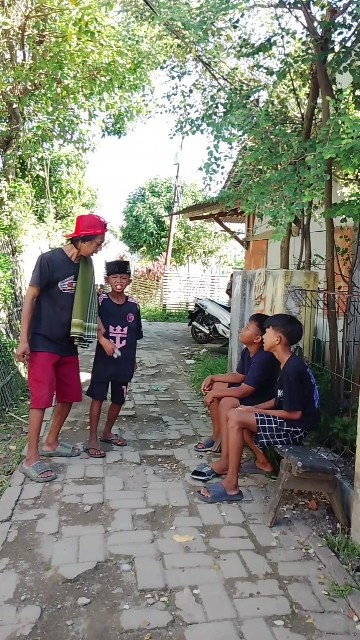 si bocil gak mau di sunat