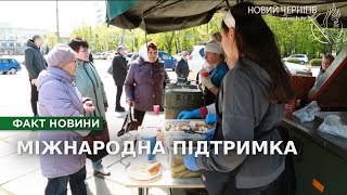 “Коли сталася трагедія, ми спакували речі та поїхали в Україну”: міжнародна допомога Чернігову