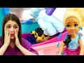 Бардак в доме Барби! Кукла Барби завела щенка - Смешные видео про куклы для девочек с Barbie
