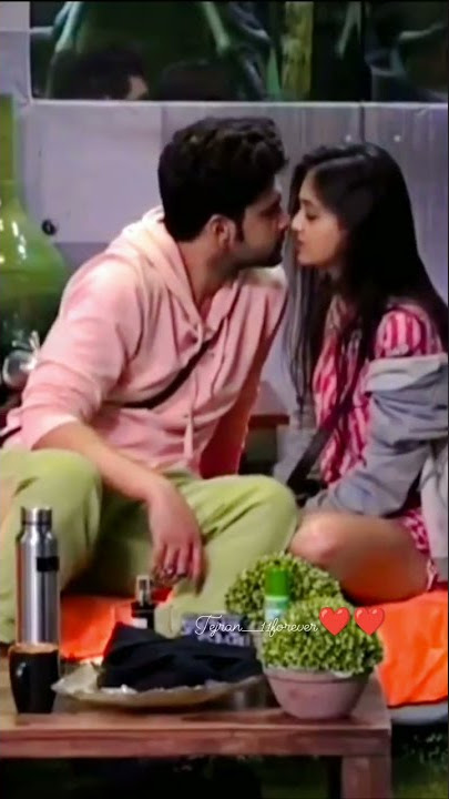 Karan in romantic mood😂😍😍 | karan kundra | tejasswi prakash | tejran #shorts #tejran #karankundra