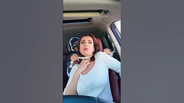 مش قادرة وق ف ضحك 