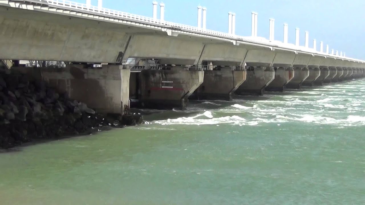 Alfa Romeo 4C - Delta works at Neeltje Jans (EN)