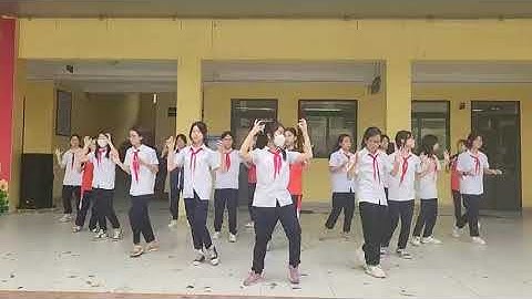Trường THCS Dương Quang, Turn Up The Music Dance.
