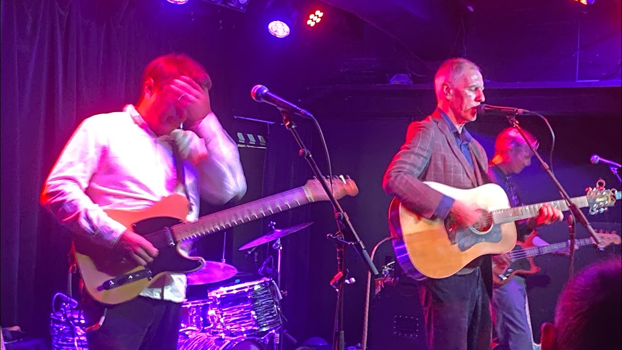 Robert Forster & his Swedish band Tell it back to me at Debaser Stockholm 2025