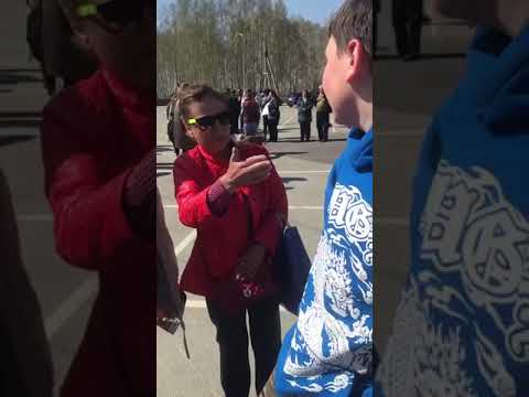 проплаченный бурмачом митинг в поддержку шавла, хрестоматийная псиноебина в красном
