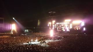 Coldplay - Don't panic ( Live in Bangkok 2017 )