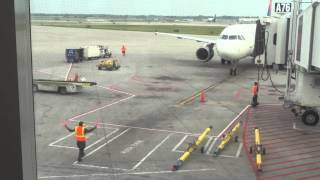 Ramp Agent Marshall Delta Airlines A320 at Detroit Metro Airport [HD]