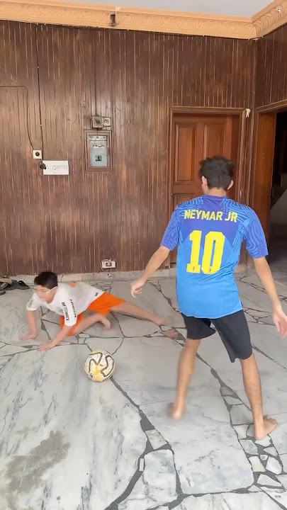 Learn easy top 2 Neymar skills🇧🇷