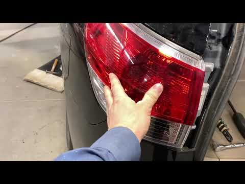 Как снять заднюю фару 2014 Pathfinder