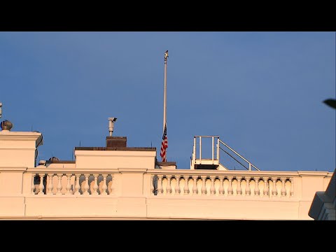 Video: Wanneer word die Amerikaanse vlag met halfstok gehys?