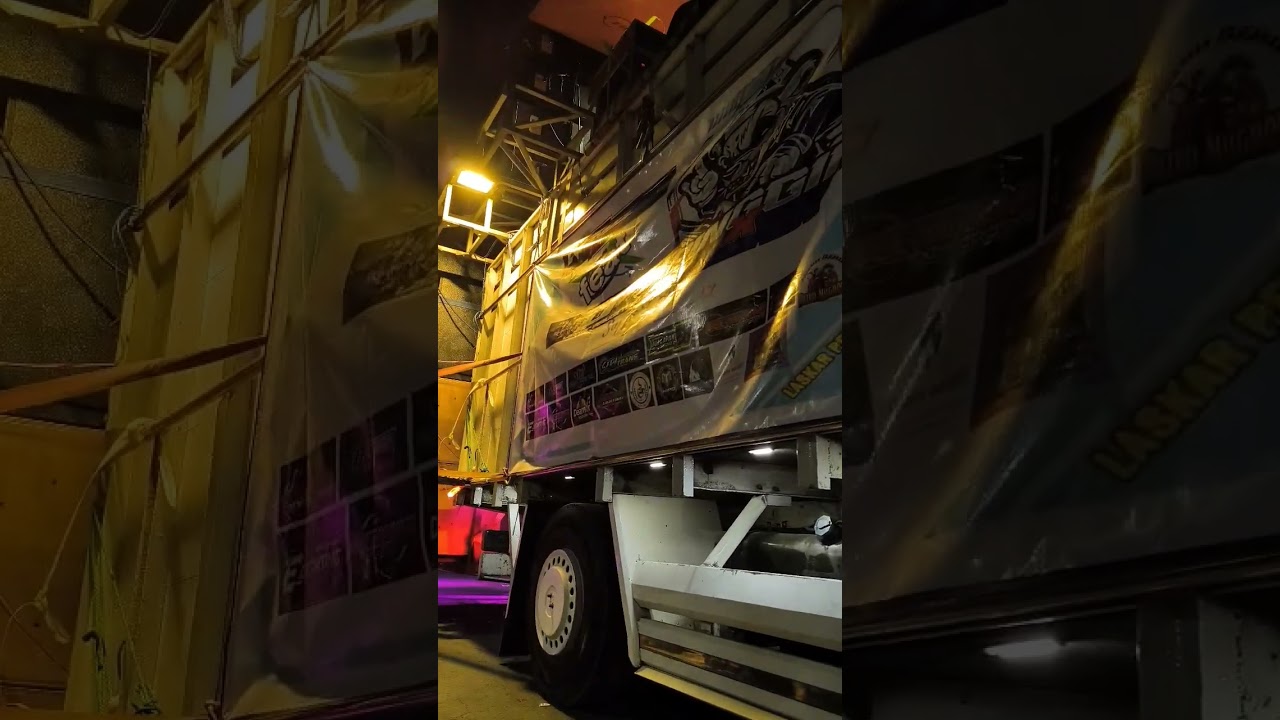 truck sound system karnaval mau lewat