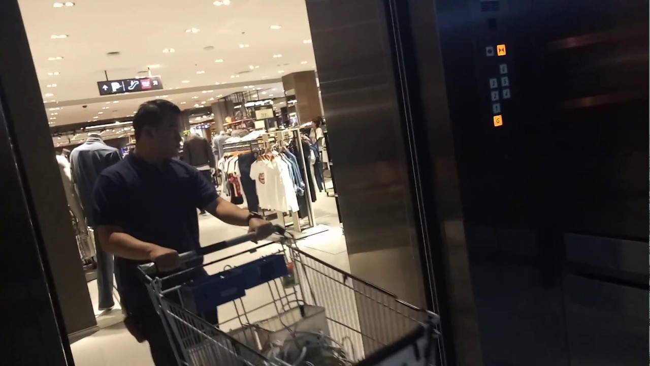 Hitachi elevator @ CentralFestival Chiangmai (behind with glass)