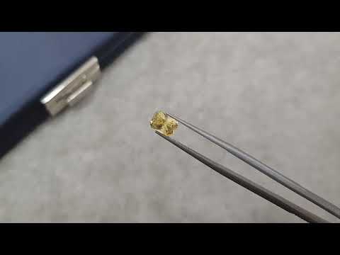 Unheated radiant cut yellow sapphire 2.10 ct, Sri Lanka Video  № 2