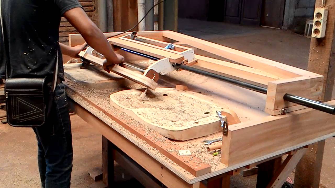 Shaping a windsor Chair Seat YouTube