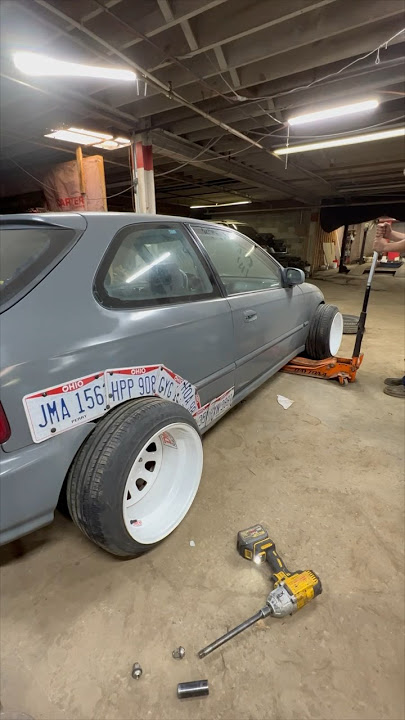 -108 offset 16x10s going on a 98 Honda Civic #stance #static #cambergang