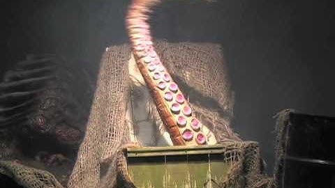 HAUNTEDPROPS.COM   THRASHING TENTACLE