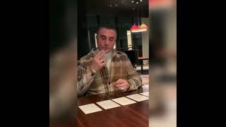 Sedat peker efkarlı şekilde saz mix dinliyor Resimi