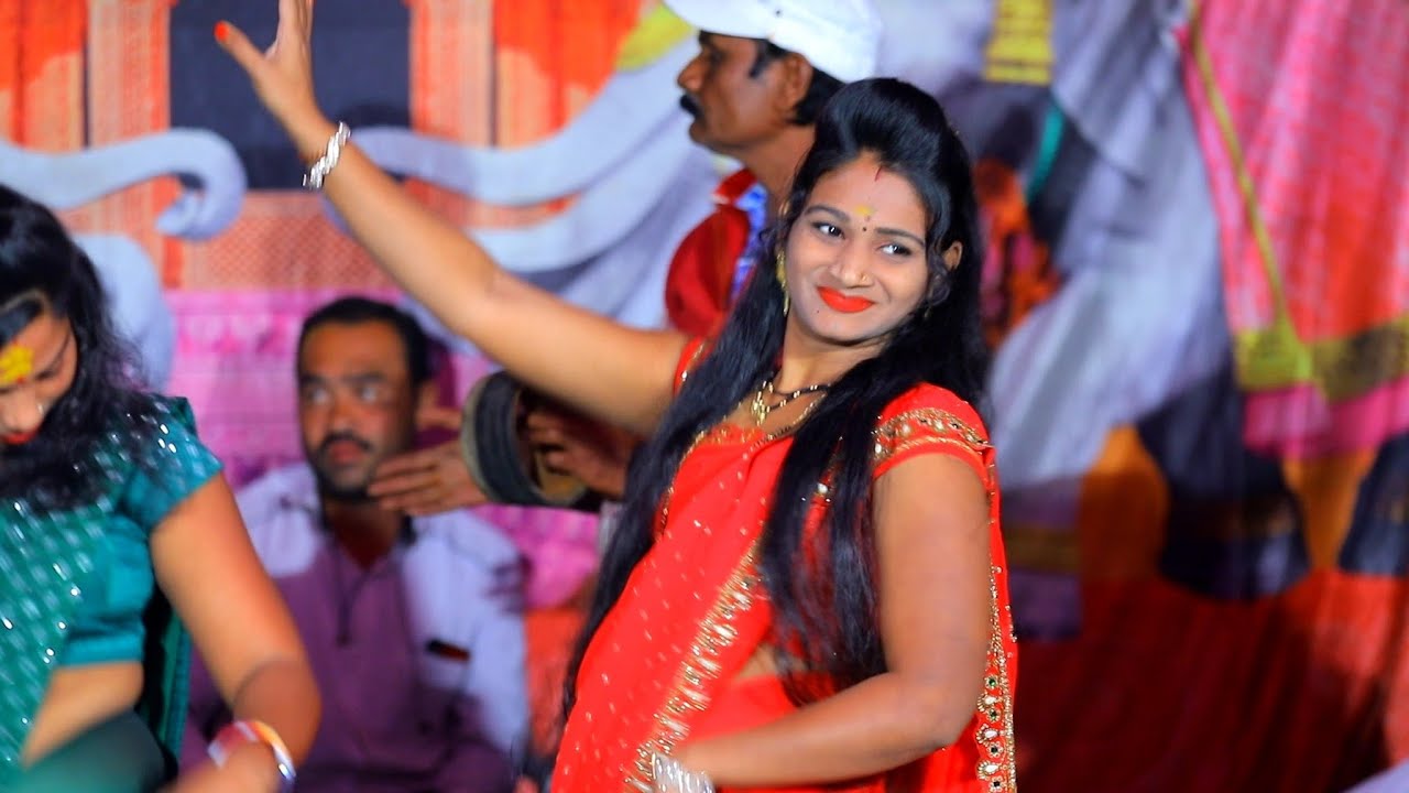 🥰हा नंदाचा कान्हा घालीतो कसा धिंगाणा या गवळणीवर सुरेखाताईंचा झकास डान्स