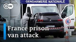 Huge manhunt in France for prisoner after two officers killed in ambush | DW News Resimi