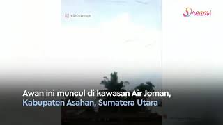 Heboh video penampakan awan menyerupai orang sholat di Sumatera